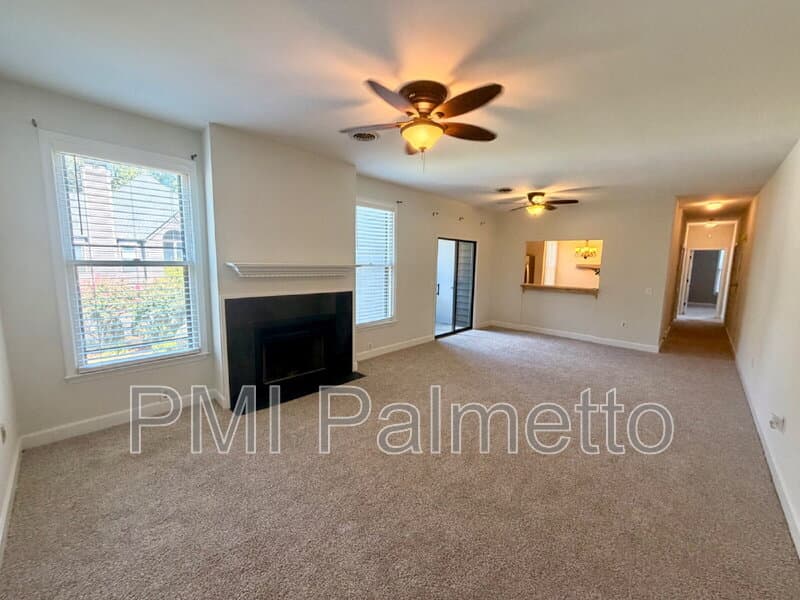 Columbia House: 3923 West Buchanan Drive