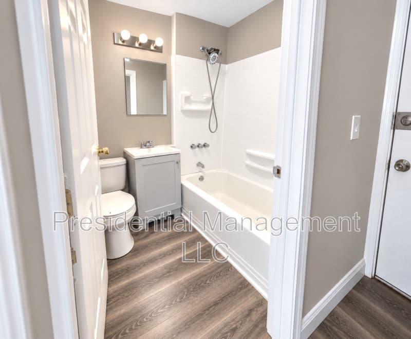 Hartford Condo: 258 Lawrence St
