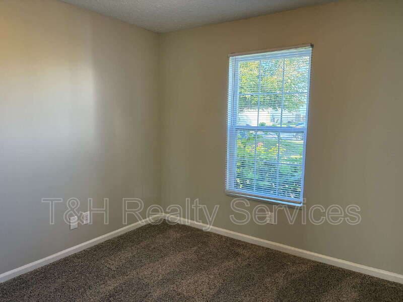 Indianapolis House: 8221 Twin River Drive