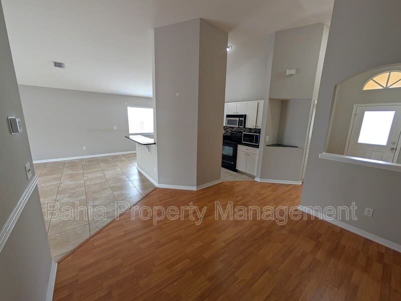 Valrico House: 913 Stallion Way