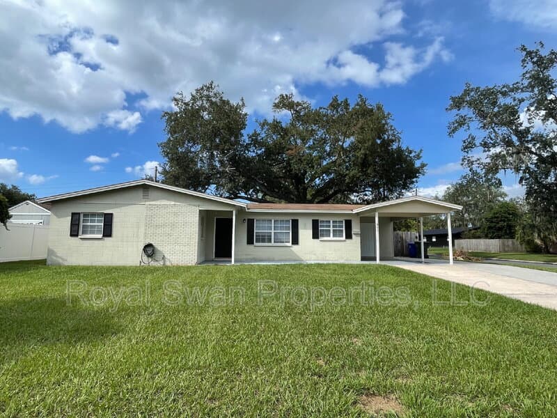 Lakeland House: 1644 Tangerine Street