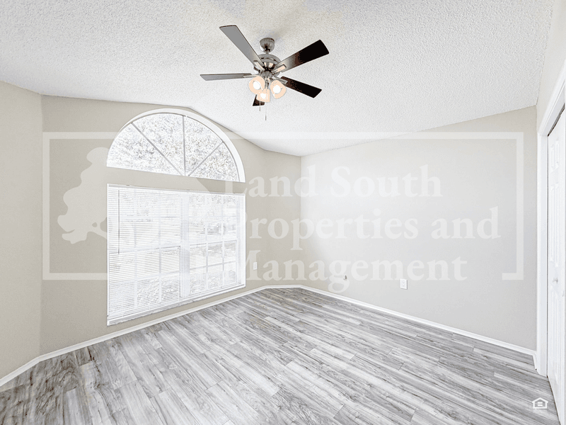 Lakeland House: 428 Emerald Cove Loop