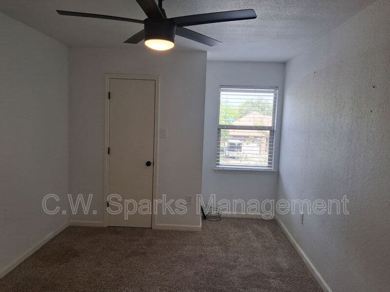 Grapevine House: 1503 Laguna Vista Way