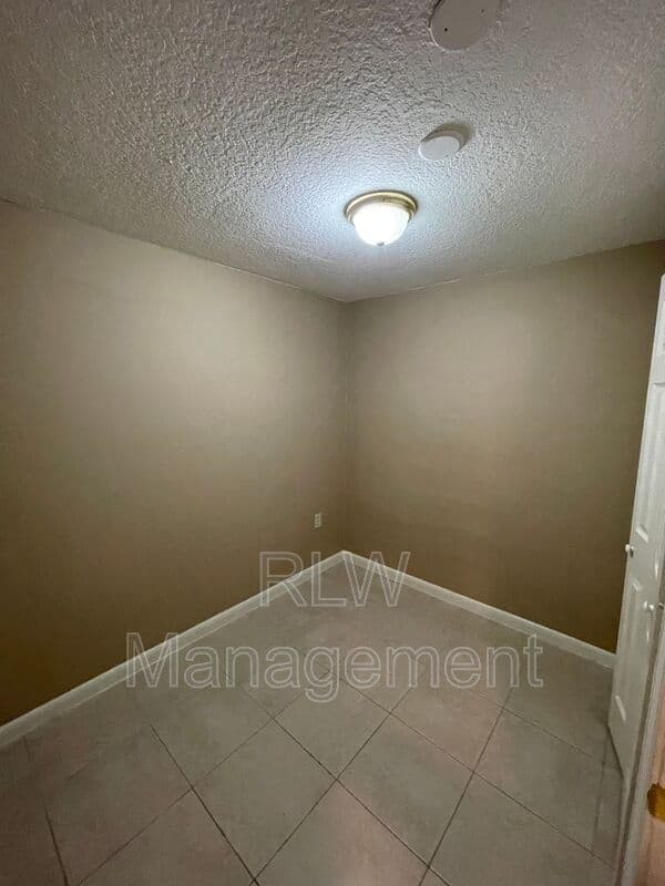 Eustis Condo: 206 Osceola Ave