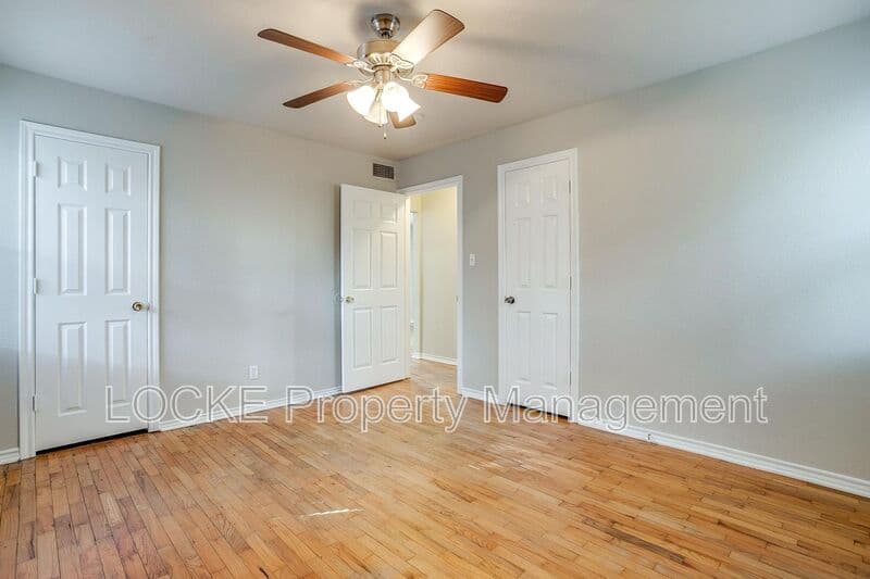 Fort Worth House: 3419 South University Drive