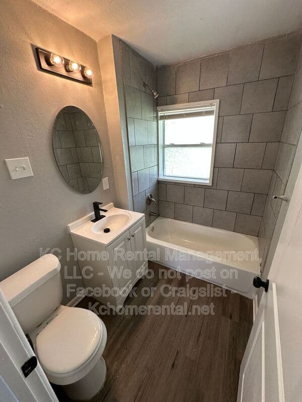 Kansas City House: 7113 N Highland Ave