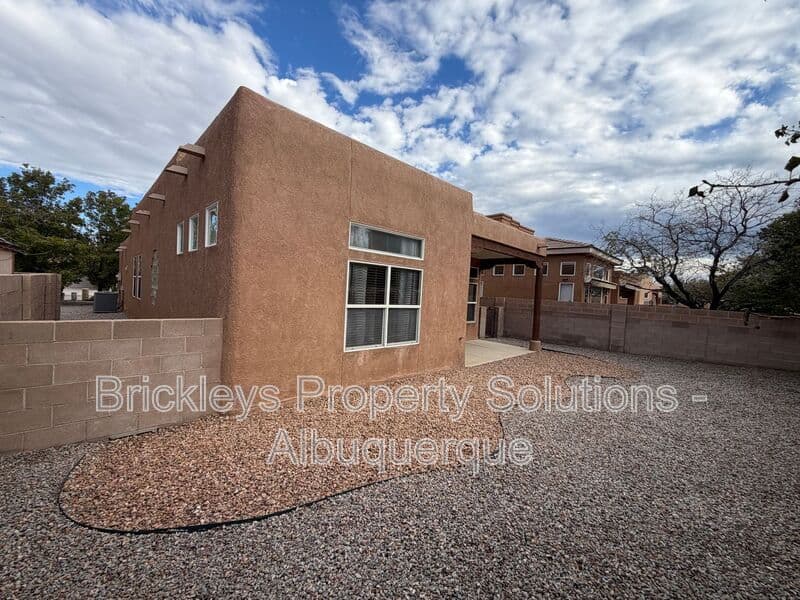 Rio Rancho House: 65 Willow Trace Court SE