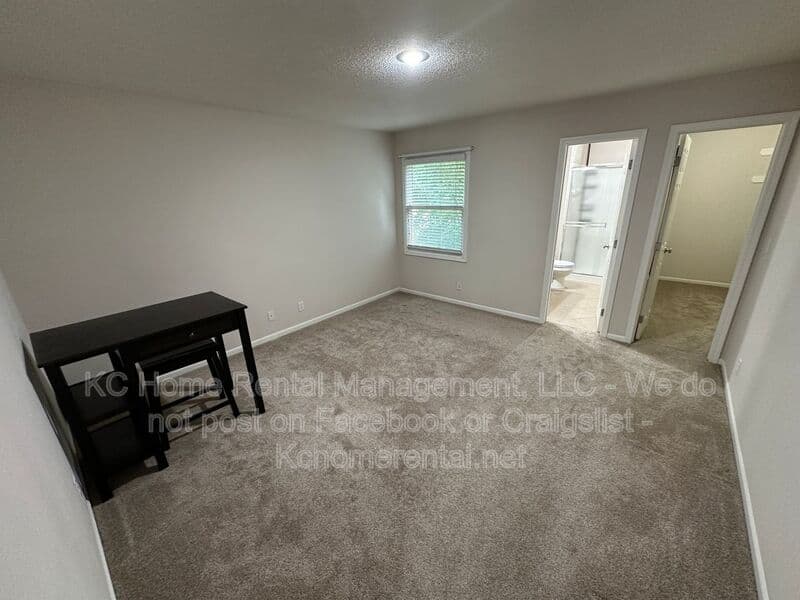 Overland Park House: 11429 W 142nd Ter