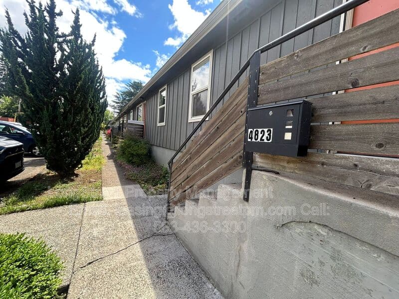 Portland House: 4819 NE 50th Pl