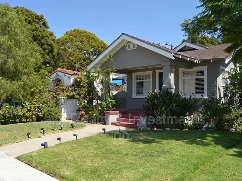 Torrance House: 1608 Post Ave