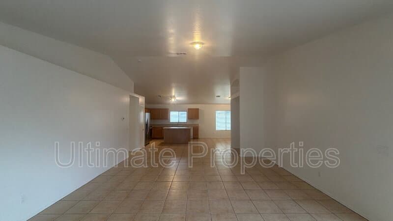 Glendale House: 7145 W Maryland Ave