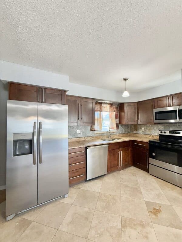 St. Petersburg House: 6943 Buhrley Terrace North