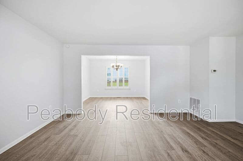 Great Falls House: 10609 Oxford Ct