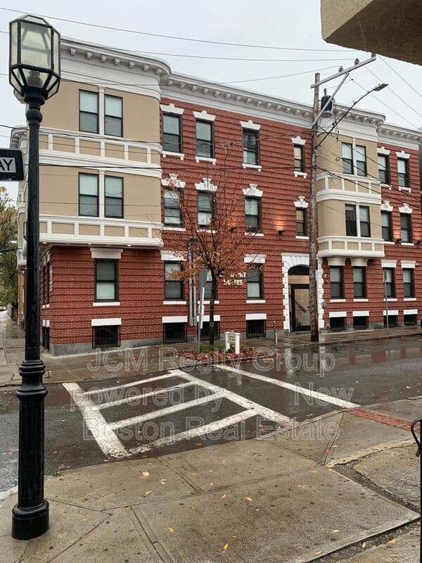 Chelsea Condo: 16 Fifth Street