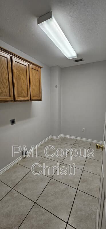 Corpus Christi House: 6014 Lipes Boulevard