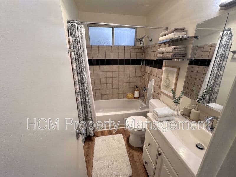 Santa Monica House: 2928 4th St