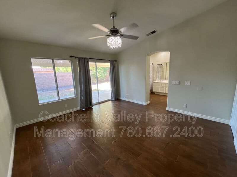 Indio House: 43209 Avenida Isabella