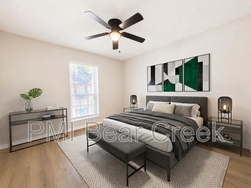 Houston Condo: 2120 El Paseo St