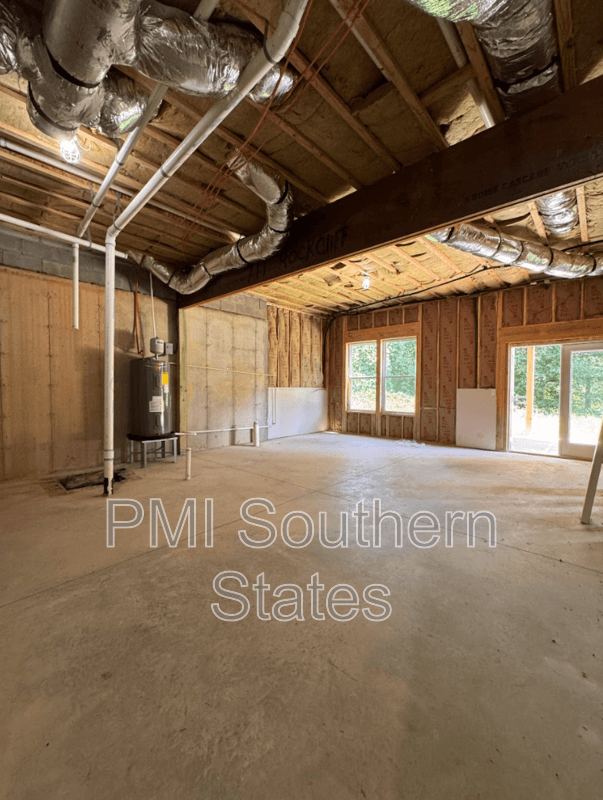 Greenville House: 711 Rockcliff St