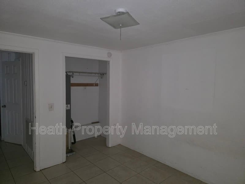 Largo House: 504 6th Ave NW