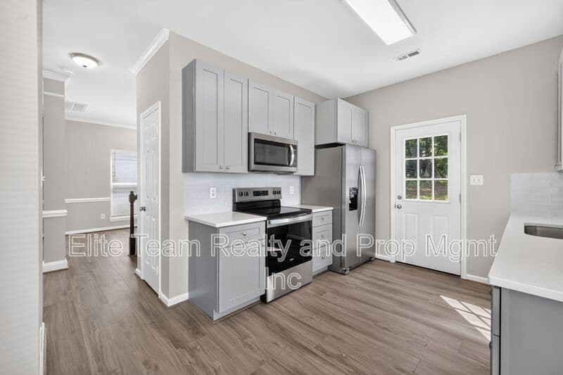 Charlotte House: 9119 Stone Abbey Place