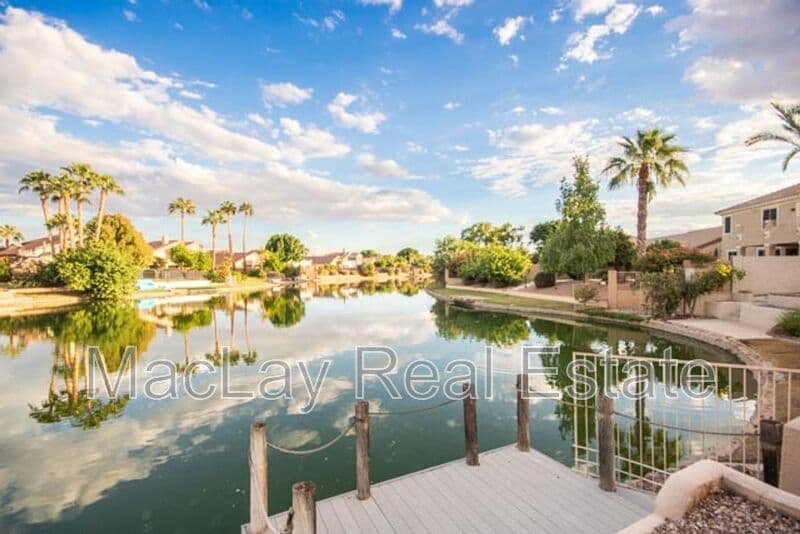 Chandler House: 3661 S Barberry Place