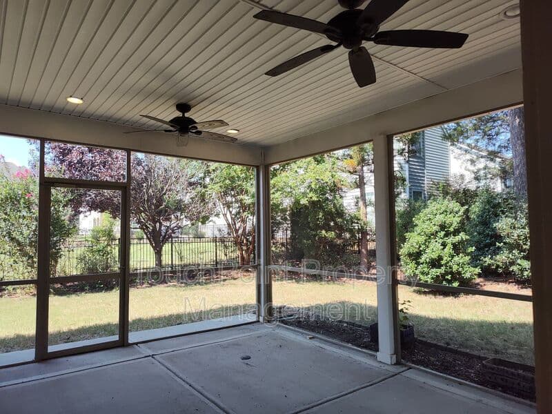 Charlotte House: 8611 Burnside Ln