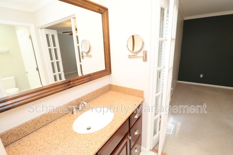 Cary House: 105 Cameron Ct