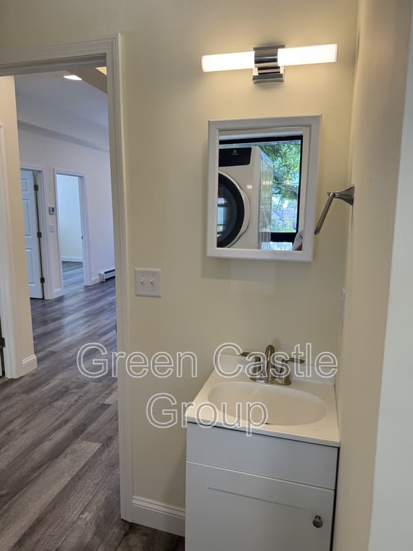 Burlington Condo: 252 College Street, Unit 3