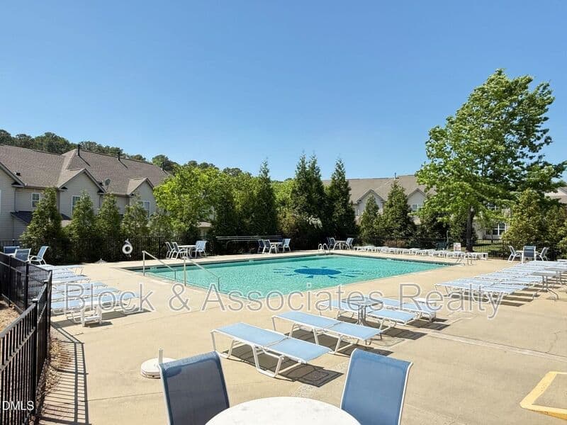 Raleigh House: 9911 Cleaver Ct