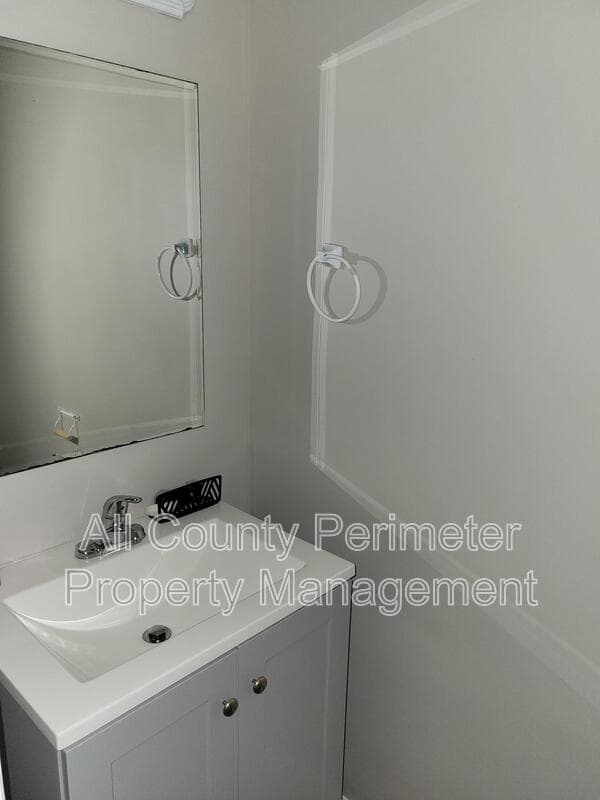 Athens Condo: 167 Park Ridge Court