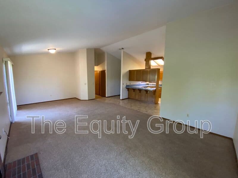 Visalia House: 1348 East Ferguson Court