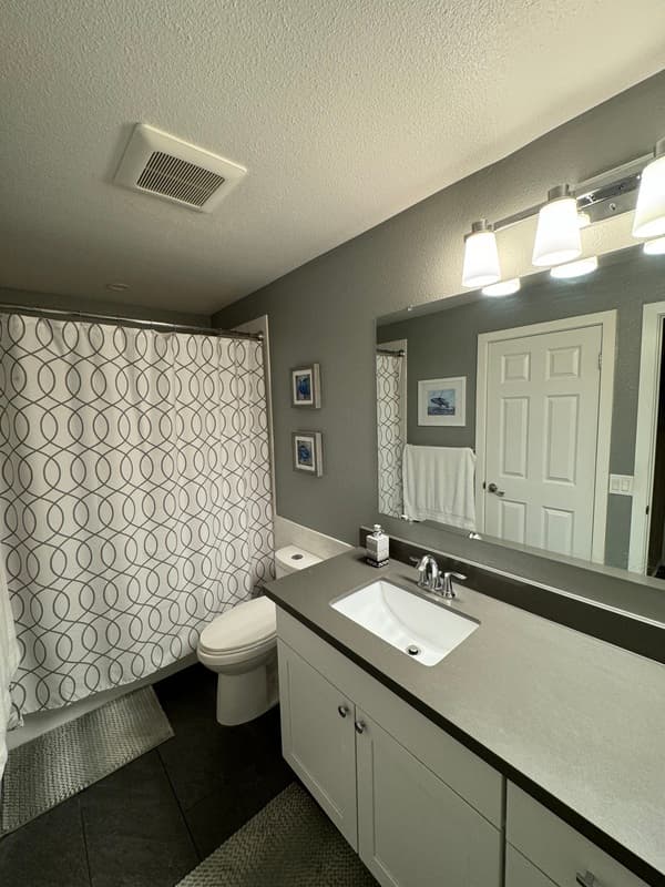 kirkland Condo: 629 Kirkland Way