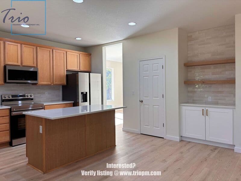 Eugene House: 1145 Ludgate Drive