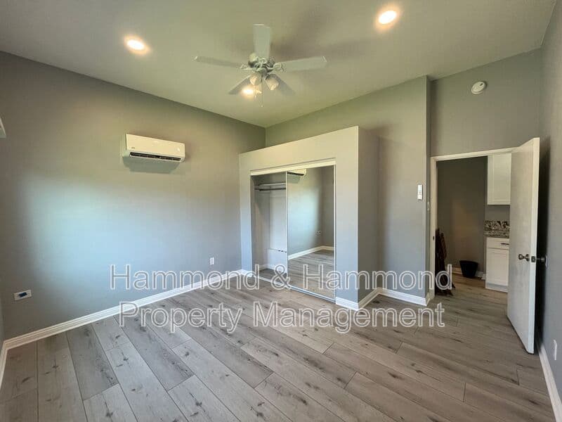 Woodland Hills House: 23242 Victory Blvd.