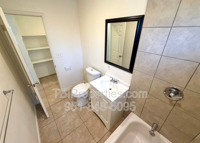 Riverside House: 8756 Greenpoint Ave