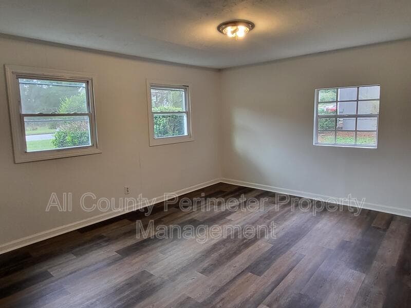 Atlanta House: 6370 Ashdale Drive
