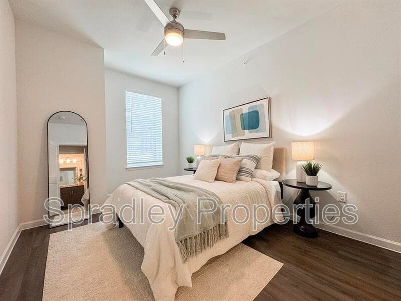 Belton Condo: 710 Shine St.