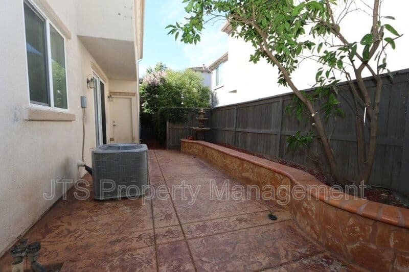 Sacramento House: 5424 Washoe Street
