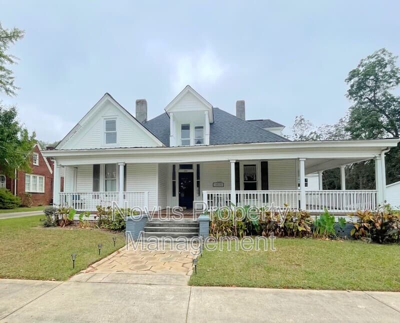 Carrollton Condo: 302 Cedar Street