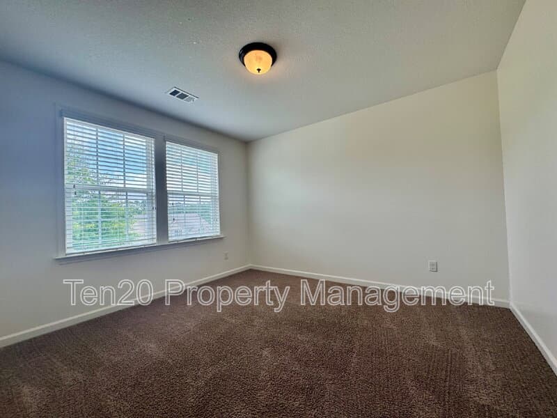 Columbus House: 5037 Lexington Lane