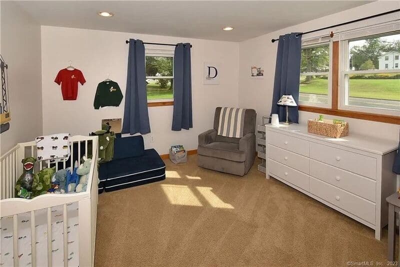 Enfield House: 281 Abbe Rd