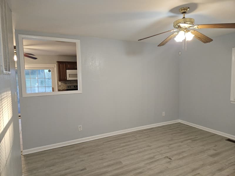 Fayetteville House: 6033 Dahlgren Avenue