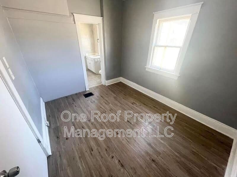 Kansas House: 447 N Lawndale Ave