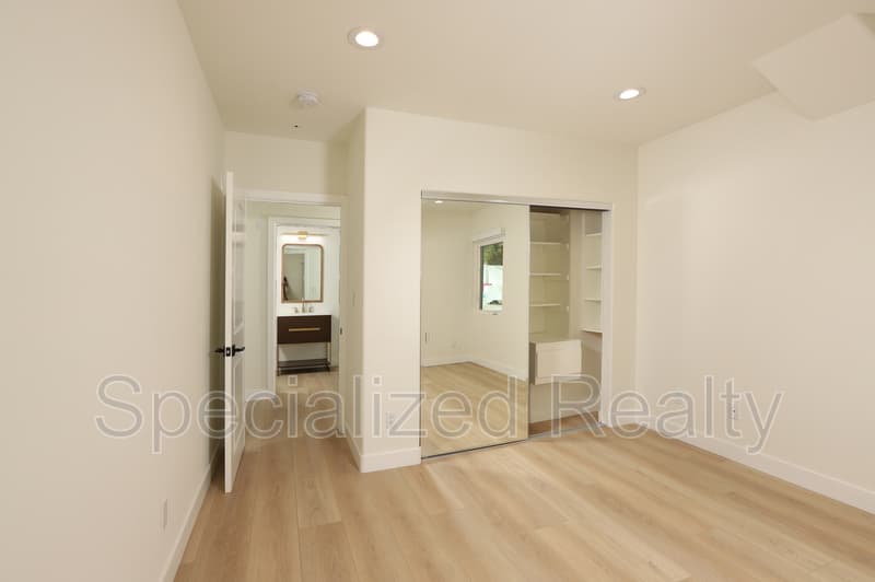 Los Angeles House: 1827 Hill Drive