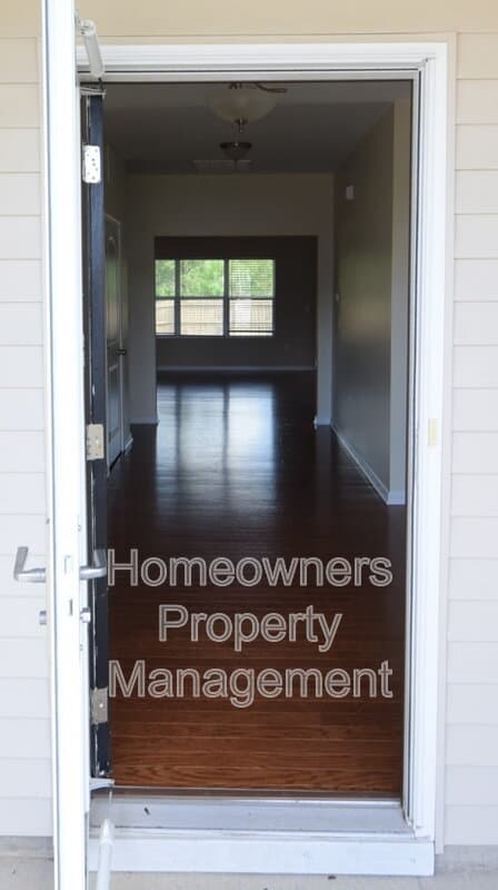 Hope Mills House: 2541 Spinnaker Dr.