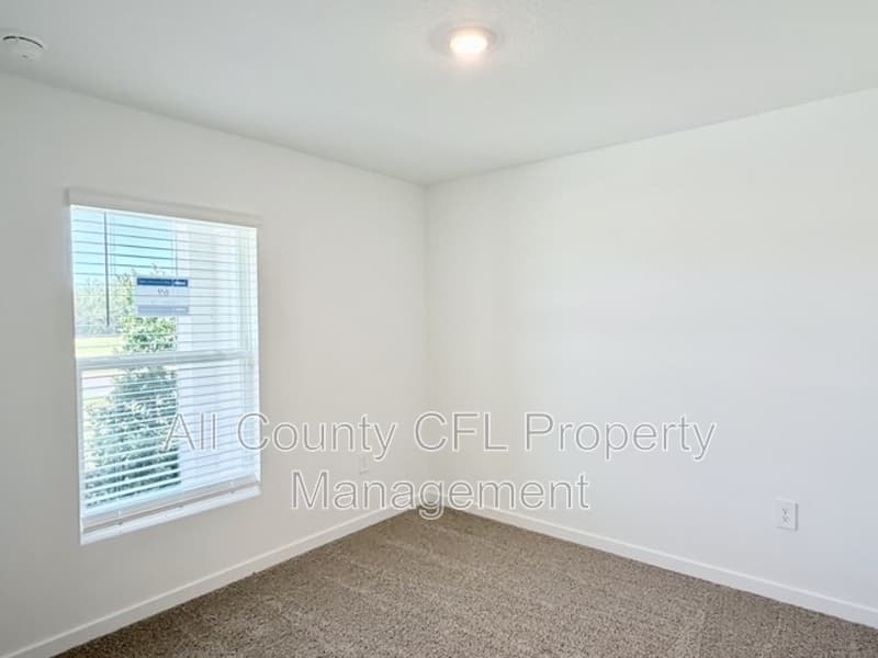 Lady Lake House: 219 Skyfield Court
