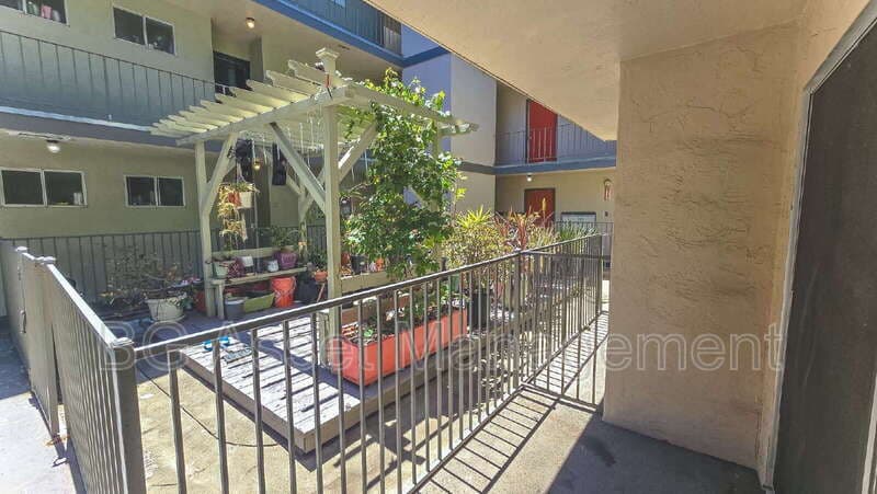 Oakland Condo: 3600 Dimond Avenue