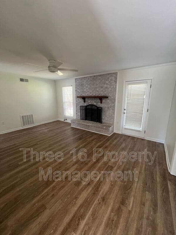 Evans House: 4211 Fairfield Cir