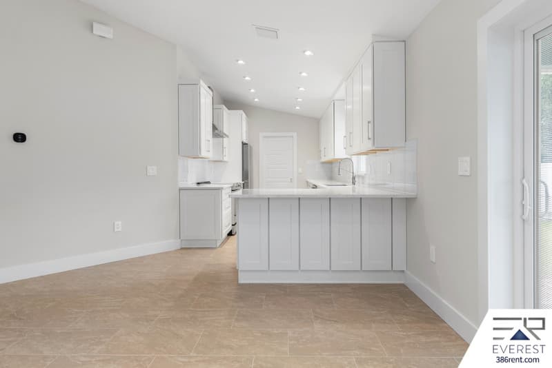 Palm Coast House: 12 Walt Place